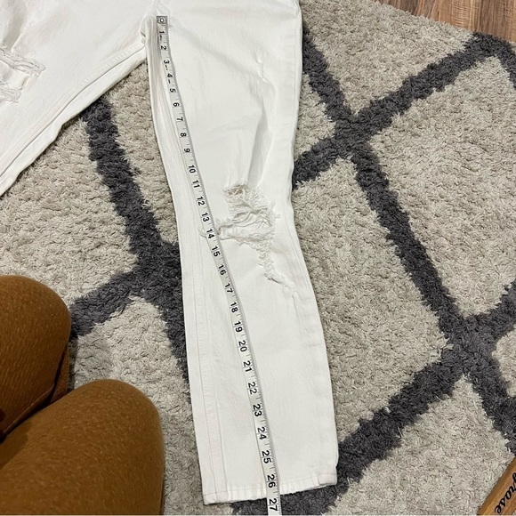 Abercrombie & Fitch High Rise Mom Jean - Picture 10 of 13